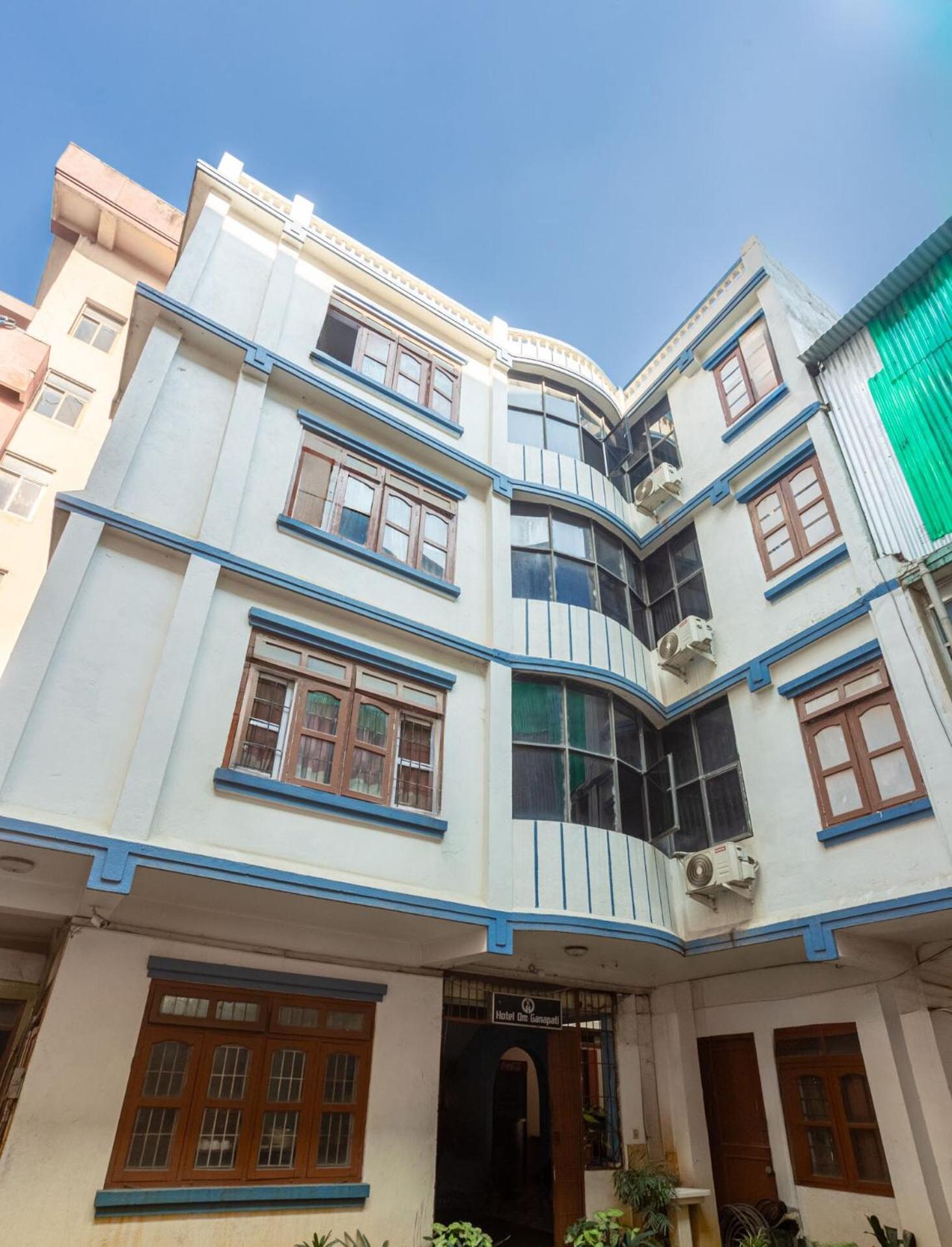 Oyo 808 Hotel Om Ganapati Pvt Ltd Катманду Экстерьер фото