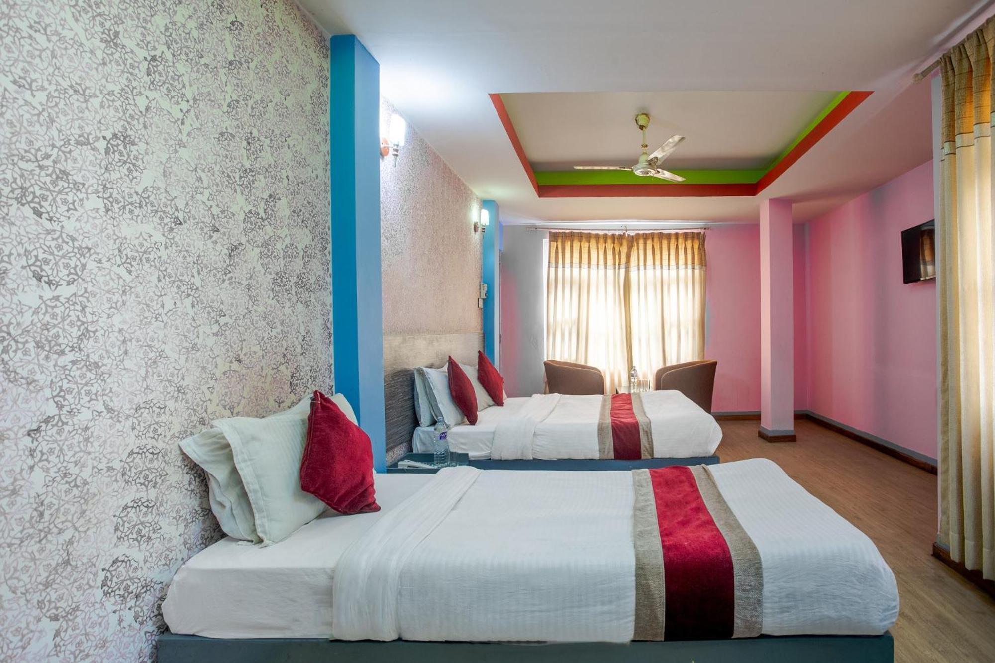 Oyo 808 Hotel Om Ganapati Pvt Ltd Катманду Экстерьер фото