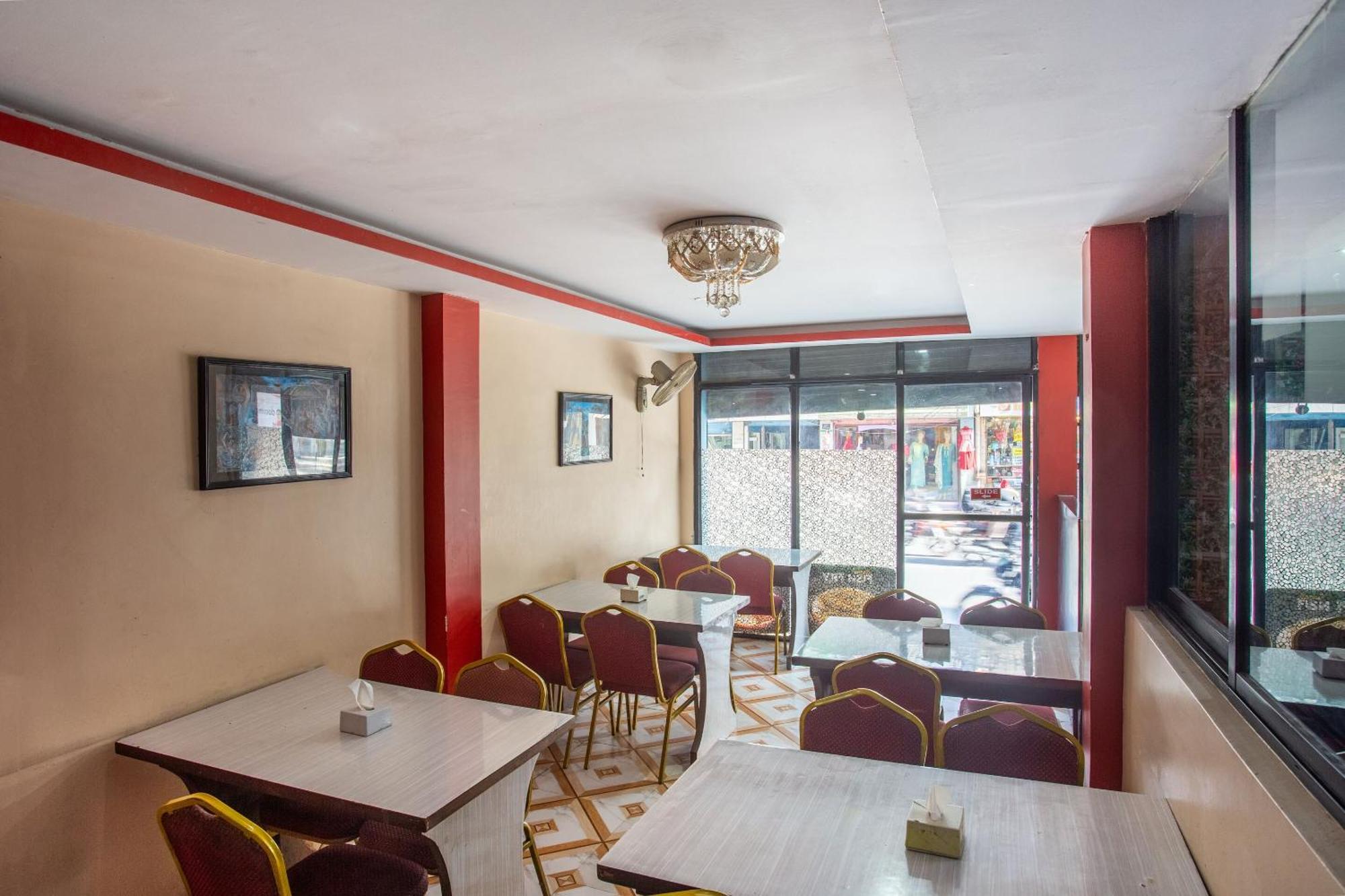 Oyo 808 Hotel Om Ganapati Pvt Ltd Катманду Экстерьер фото