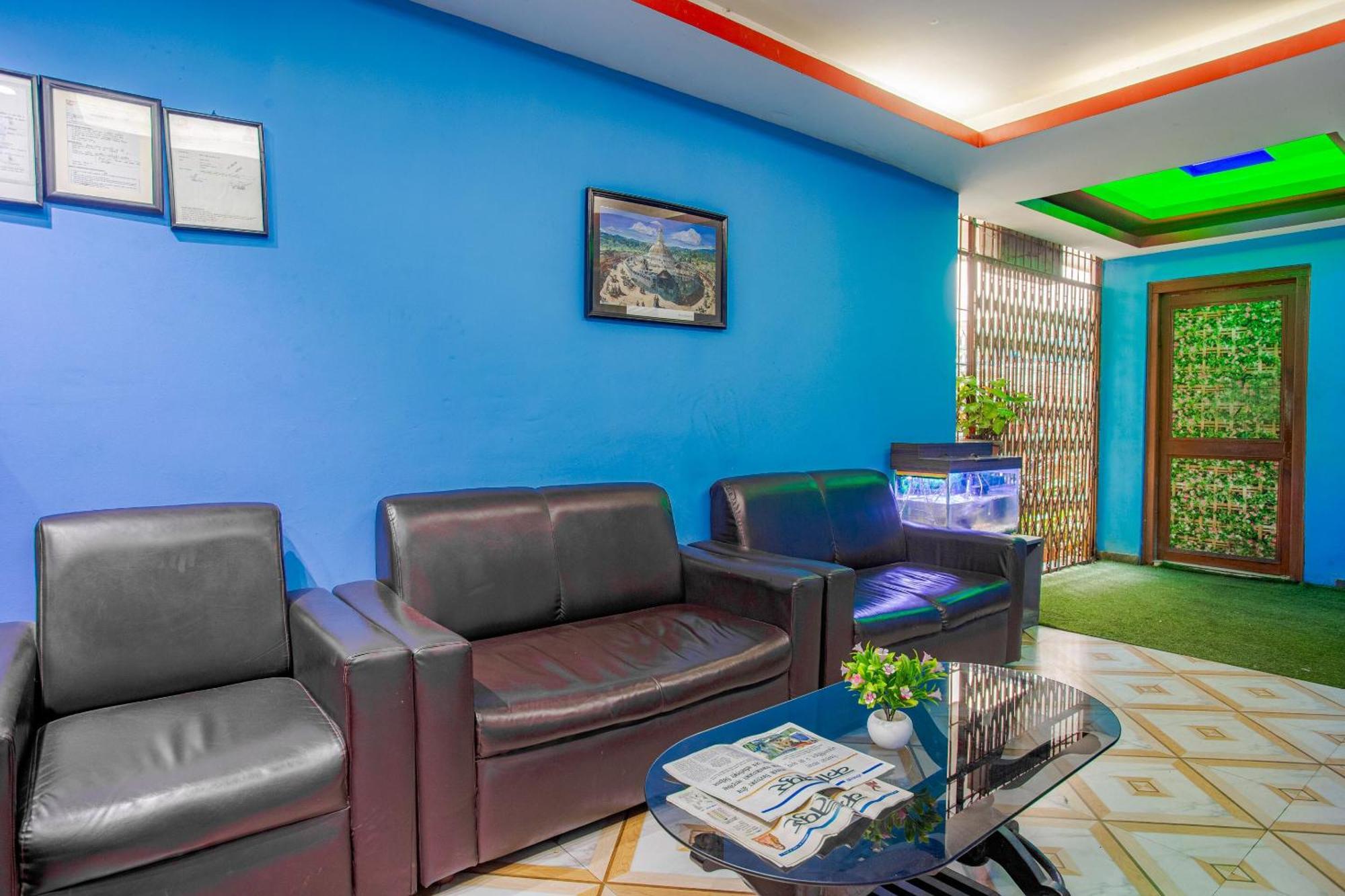 Oyo 808 Hotel Om Ganapati Pvt Ltd Катманду Экстерьер фото